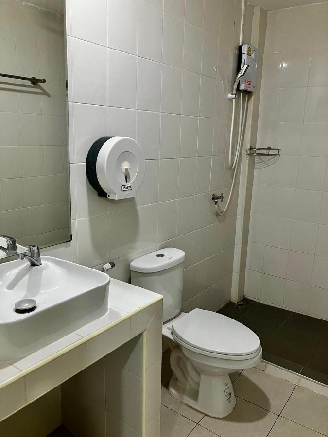 Pakdee House Hotel Udon Thani Exterior foto