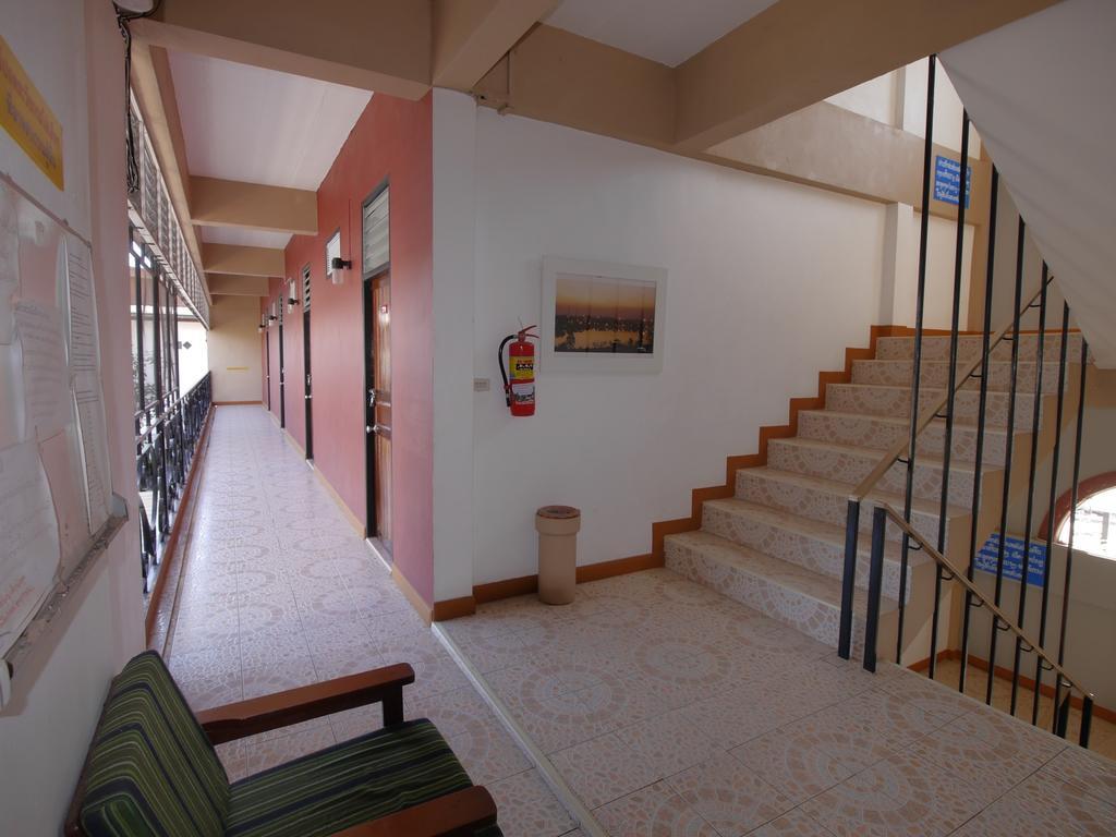 Pakdee House Hotel Udon Thani Exterior foto