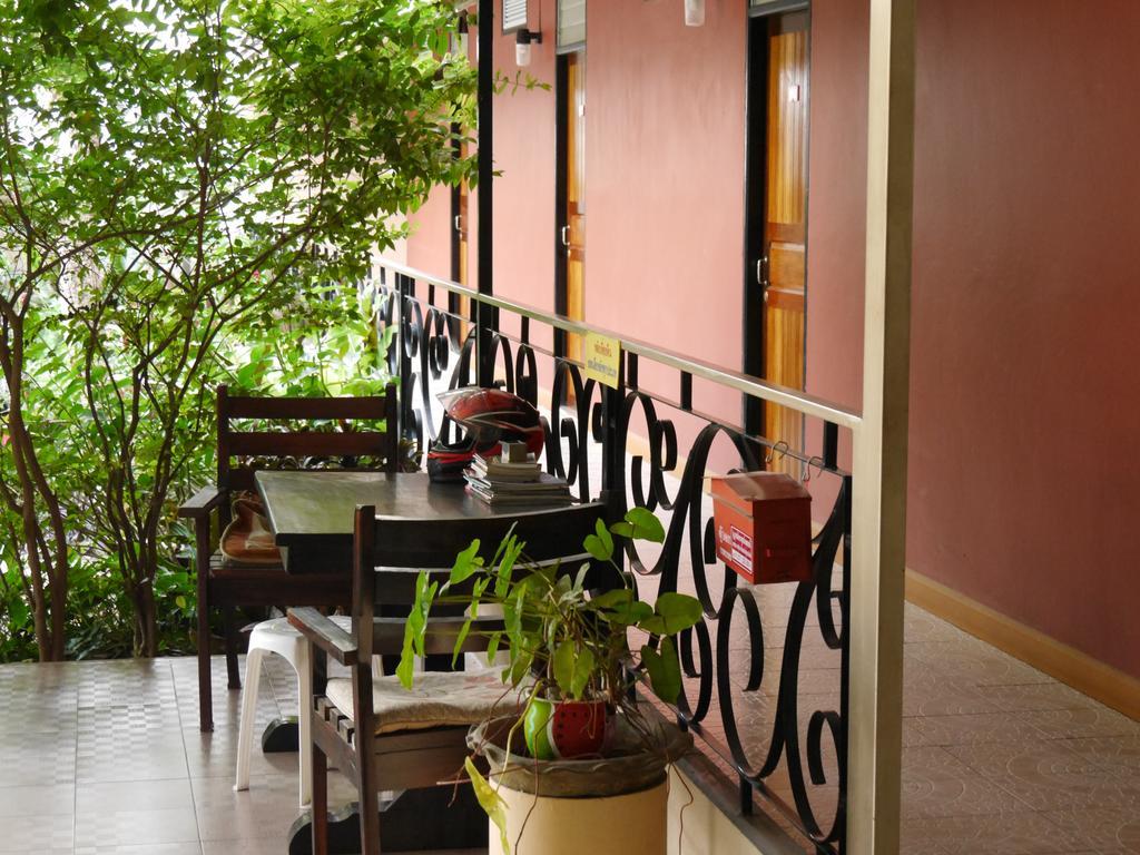 Pakdee House Hotel Udon Thani Exterior foto